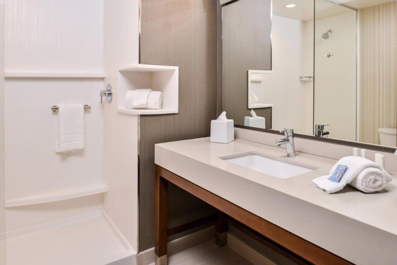 Courtyard By Marriott Charlotte Northlake Dış mekan fotoğraf