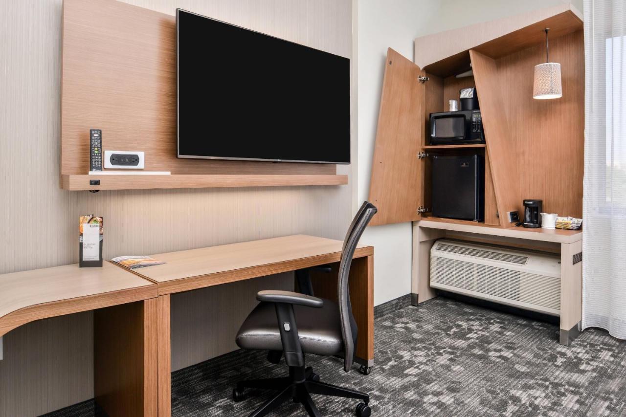 Courtyard By Marriott Charlotte Northlake Dış mekan fotoğraf