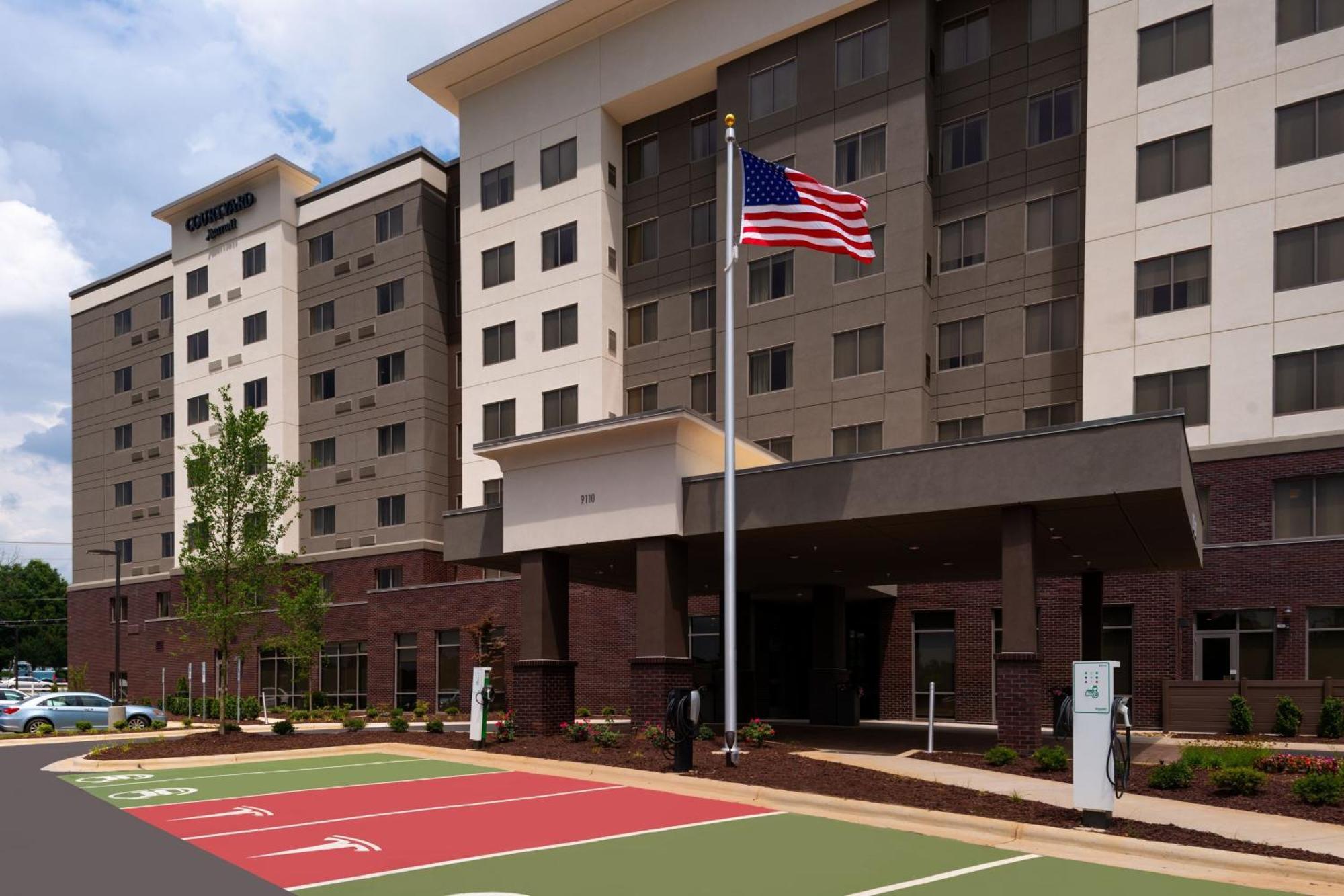 Courtyard By Marriott Charlotte Northlake Dış mekan fotoğraf