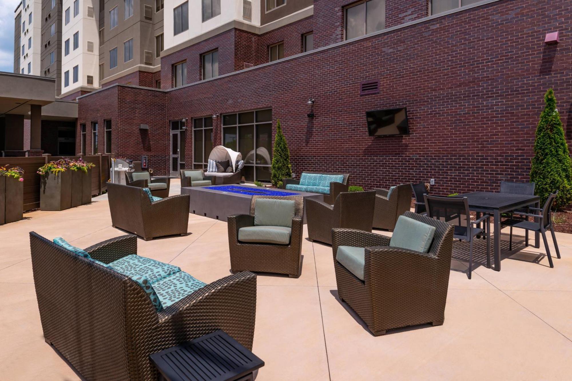Courtyard By Marriott Charlotte Northlake Dış mekan fotoğraf